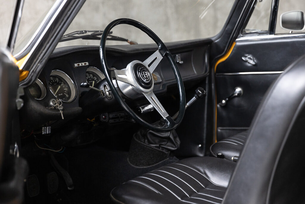 1966-Alfa-Romeo-Giulia-GTC-for-sale-DriveCity-Sales-72dpi-11