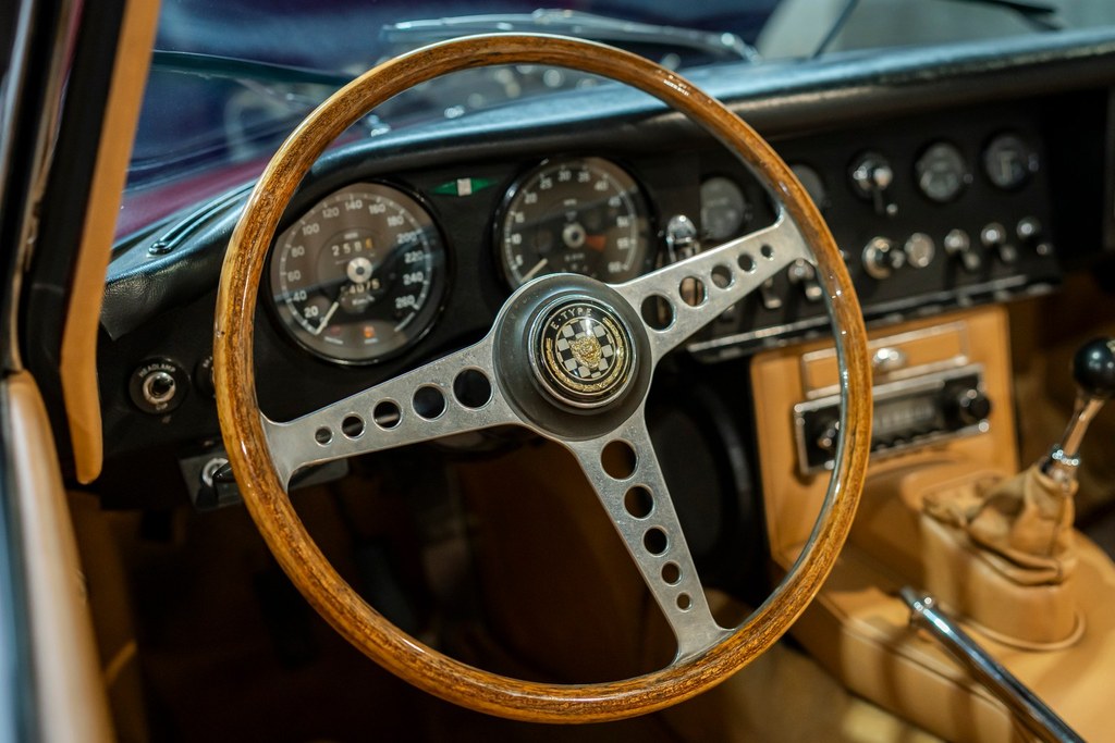 1967-Jaguar-EType-SerieI-4.2-OTS-for-sale-DriveCity-Sales-72dpi-8