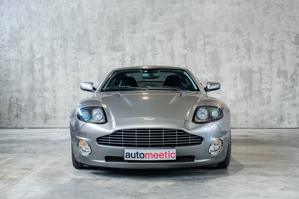 2005-Aston-Martiner-Vanquish-for-sale-DriveCity-Sales-72dpi-28
