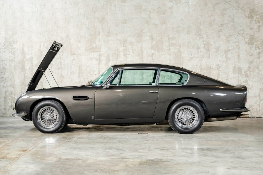 1966-Aston-Martin-DB6-for-sale-DriveCity-Sales-72dpi-18
