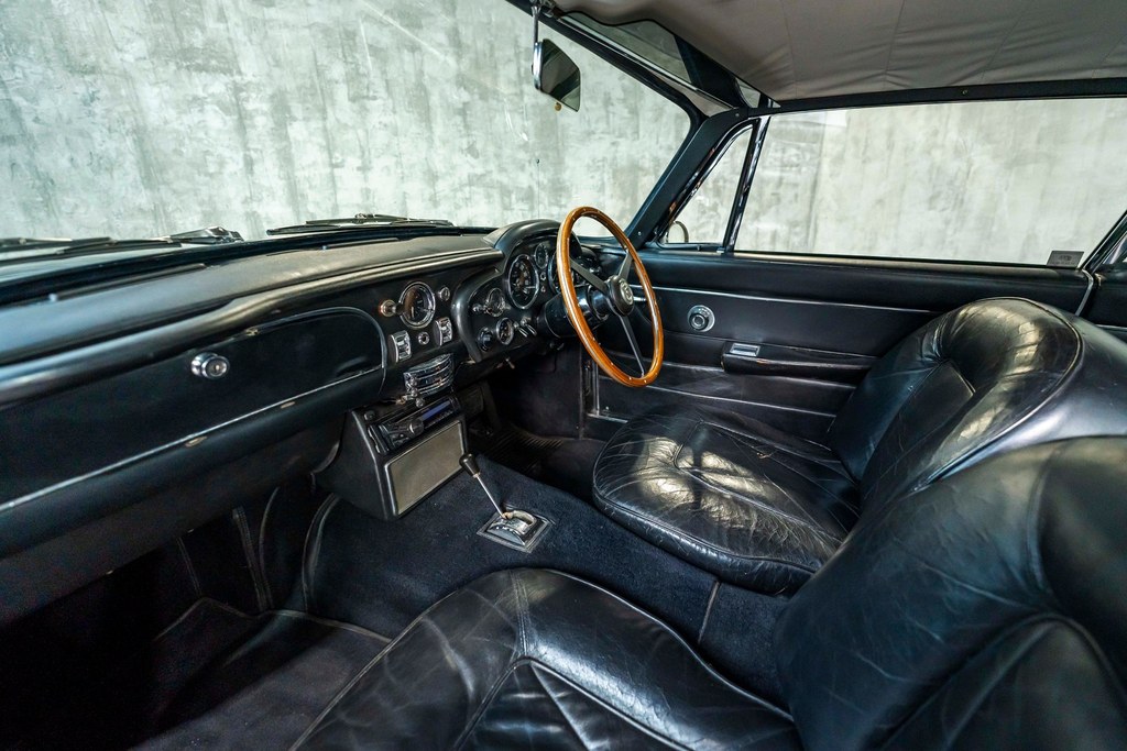 1966-Aston-Martin-DB6-for-sale-DriveCity-Sales-72dpi-19