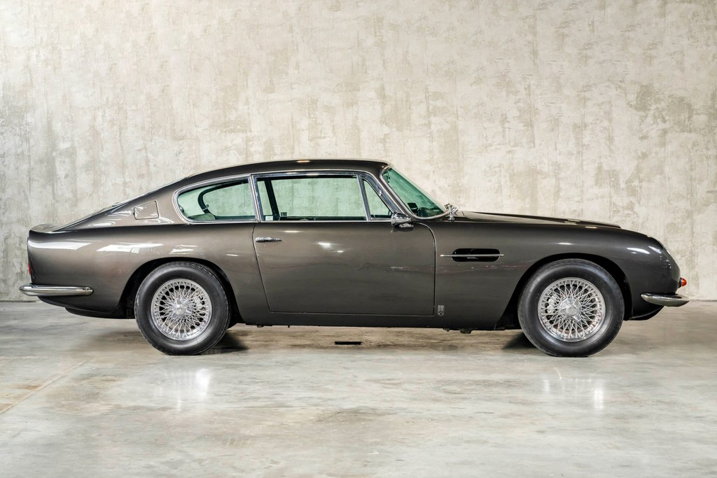 1966-Aston-Martin-DB6-for-sale-DriveCity-Sales-72dpi-29