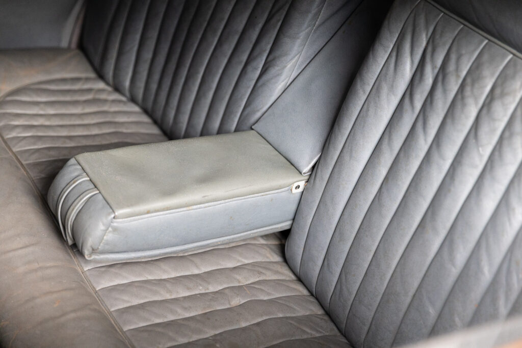 1965-Jaguar-MKII-for-sale-DriveCity-Sales-72dpi-8