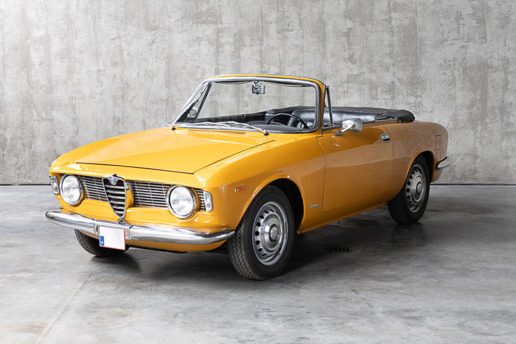 1966-Alfa-Romeo-Giulia-GTC-for-sale-DriveCity-Sales-72dpi-5