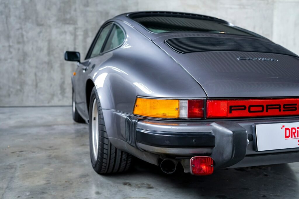 0004_PORSCHE_911_3.2_TYPE_930_GRISE-_WEB