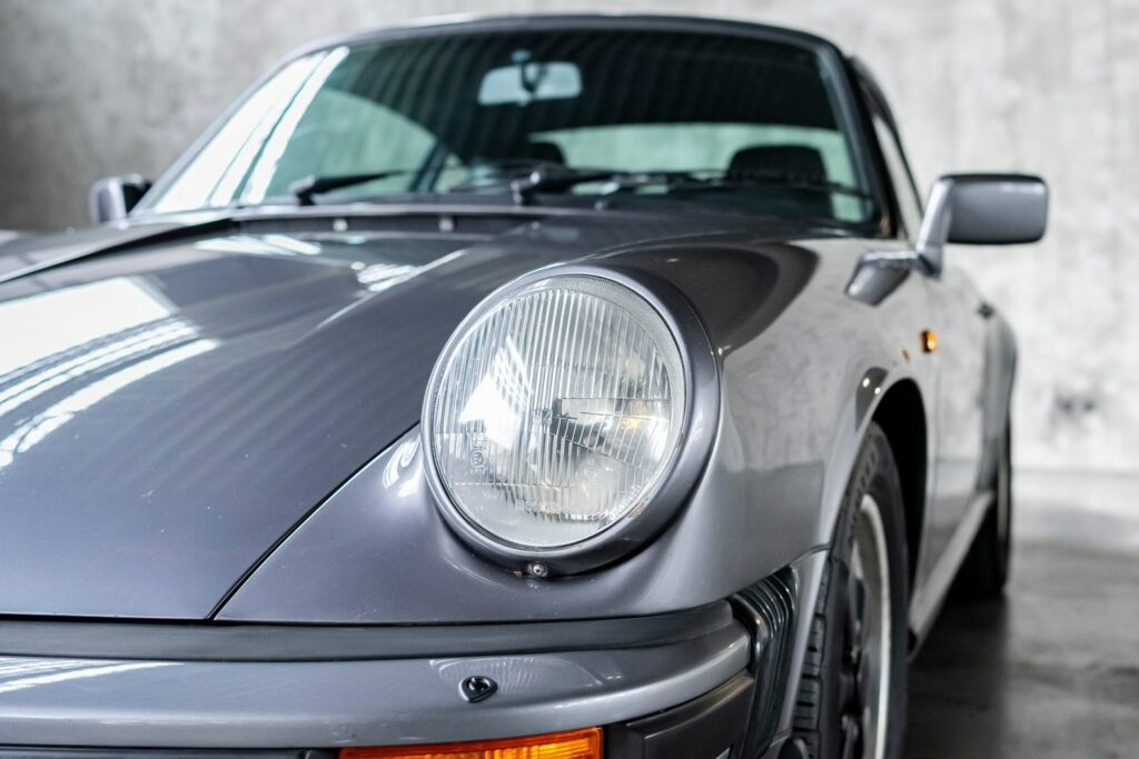 0008_PORSCHE_911_3.2_TYPE_930_GRISE-502939_WEB