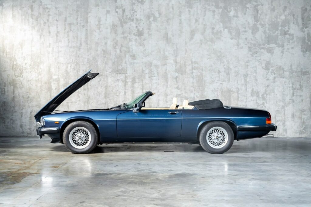 0026_JAGUAR_XJS_V12_BLEUE-20240821--5_WEB