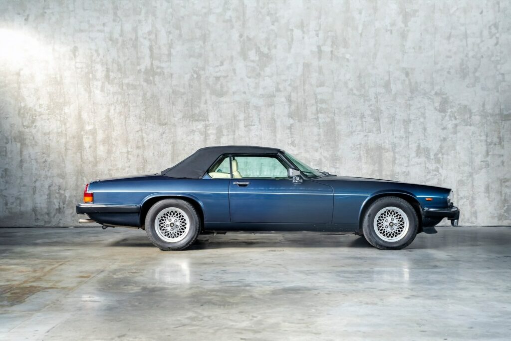 0042_JAGUAR_XJS_V12_BLEUE-20240821--8_WEB