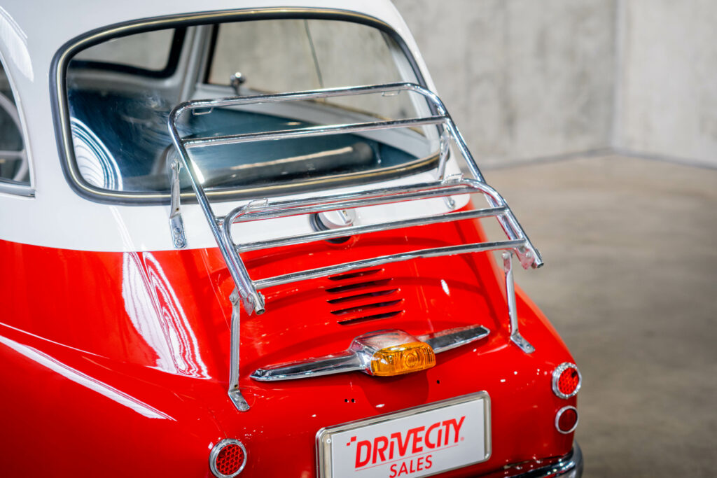 Isetta 300 4 roues 10.