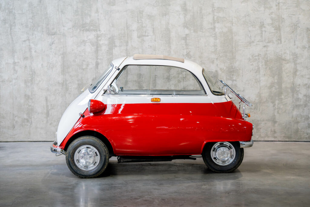 Isetta 300 4 roues 12.