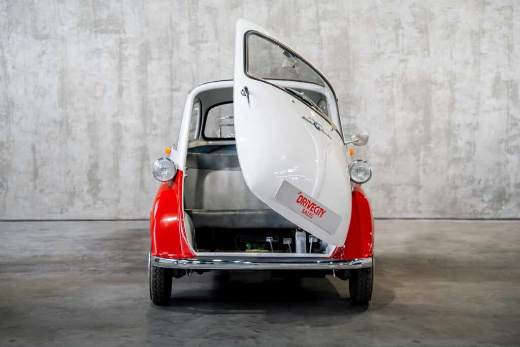 Isetta 300 4 roues 17.