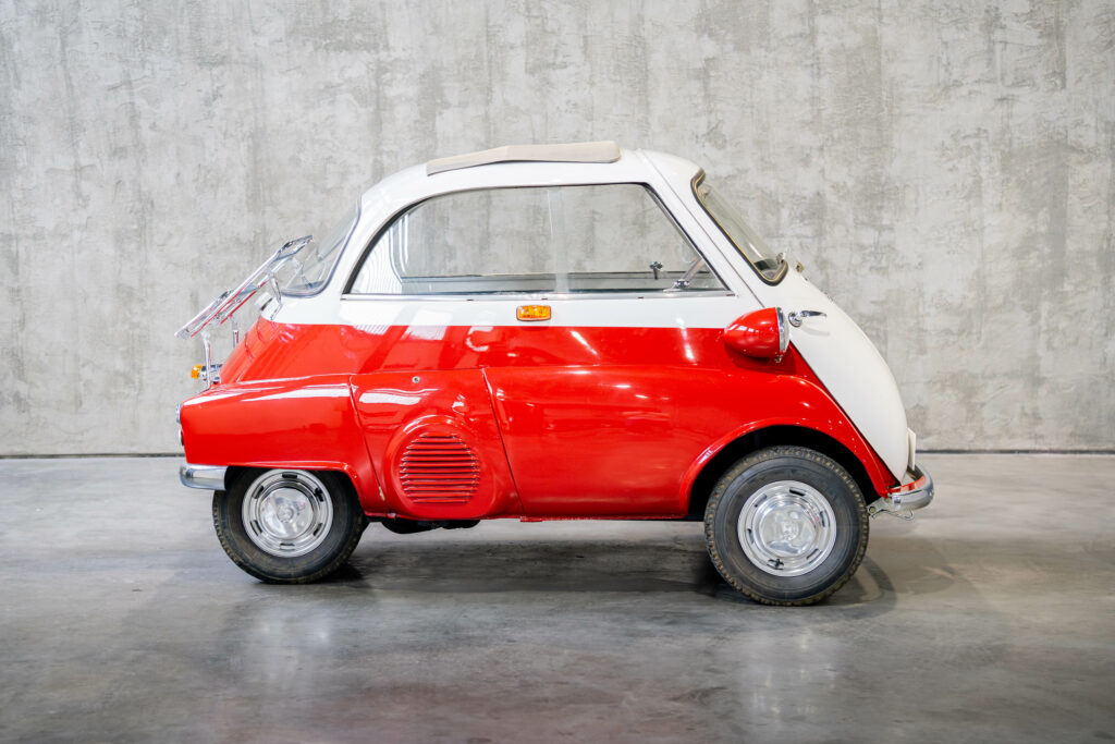 Isetta 300 4 roues 5.